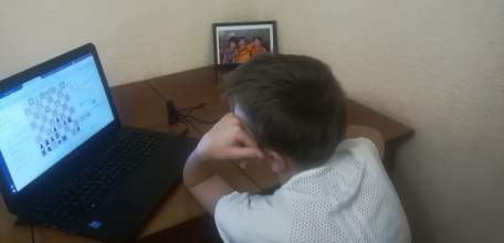 Шахматисты и тренеры Спортивной школы №1 города Ельца провели очередную серию открытых онлайн-турниров