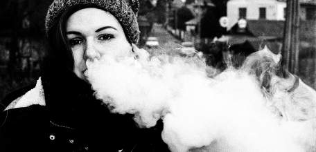 21-летняя ельчанка украла из магазина пять пачек электронных сигарет