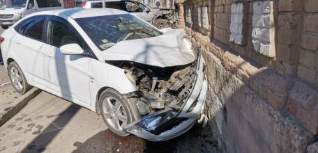 17 мая в Ельце на пересечении улиц Пушкина и Лермонтова произошло ДТП