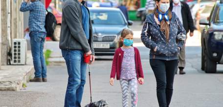 Игорь Артамонов подписал постановление о продлении ограничительных мер из-за COVID-19