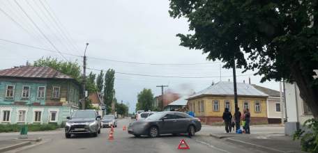 В Ельце на пересечении улиц Горького и Свердлова произошло ДТП