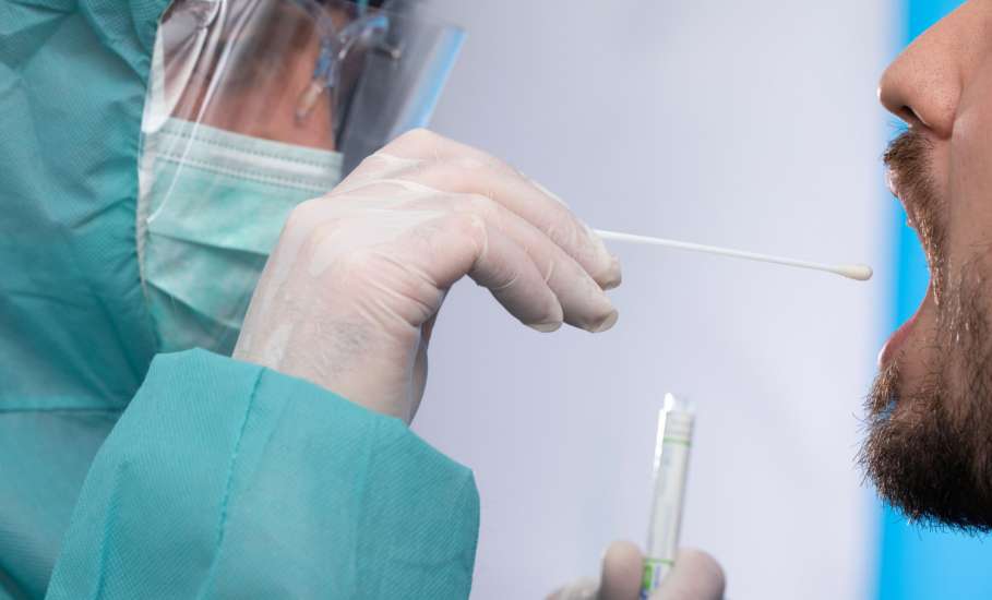 На территории Липецкой области организовано и проводится широкое тестирование клинического материала от людей на новую короновирусную инфекцию (COVID-19)