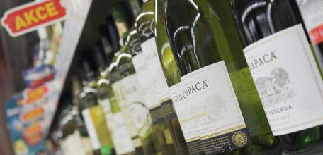 В Ельце вынесен приговор двум местным жителям за кражу алкоголя из магазина