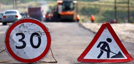 По результатам прокурорской проверки подрядчик привлекается к административной ответственности за нарушение муниципального контракта на ремонт сельских автодорог в Елецком районе