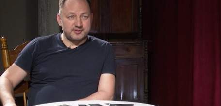 Более 20 лет на сцене «Бенефиса»: актёр Виктор Проняшкин отпраздновал 50-летие