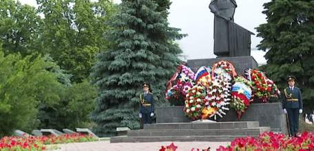 Ельчане почтили память павших в годы Великой Отечественной войны