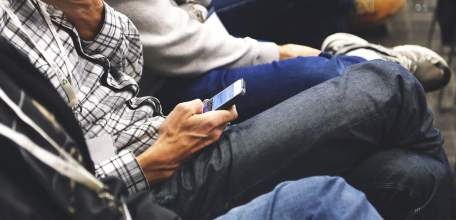 Сотрудники полиции установили двух похитителей сотовых телефонов