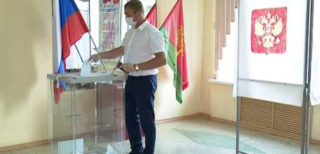 Голосование по поправкам в Конституцию: 25 июня избирательные участки Ельца начали свою работу