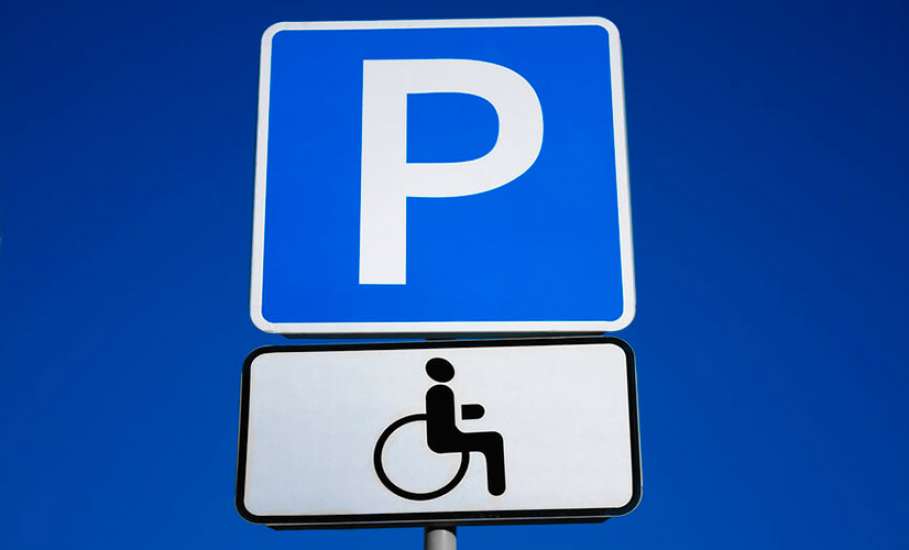 С 1 июля 2020 года применяется новый порядок реализации прав на бесплатную парковку транспортных средств инвалидов