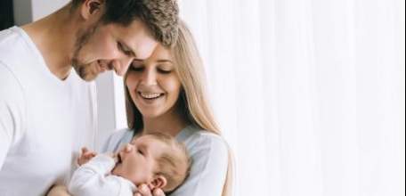 Повышенное пособие по уходу за ребёнком до полутора лет семьи получат в июле