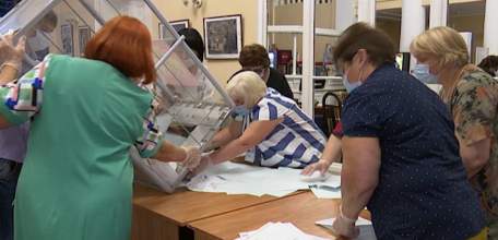 Более 55 процентов ельчан приняли участие в голосовании по поправкам в Конституции