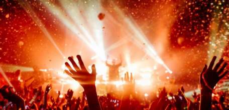 В Ельце в День семьи, любви и верности пройдут онлайн-концерты