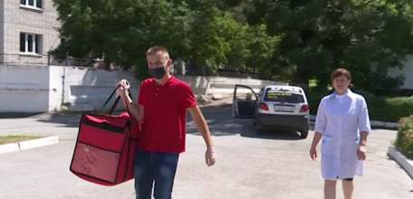 В борьбе в коронавирусом сеть елецких кафе оказывает помощь работникам инфекционного отделения больницы №1