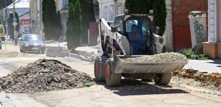 На ул. Советской в Ельце идут дорожные работы по графику