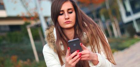 Мошенники начали использовать официальную СМС-рассылку банка для обмана пользователей