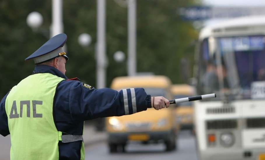ГИБДД Елецкого района проверила водителей автобусов