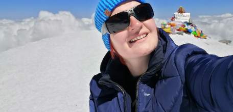 Студентка ЕГУ им. И.А. Бунина совершила восхождение на высшую точку Европы