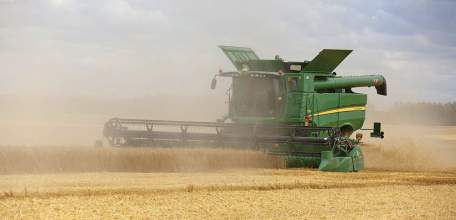 Первый миллион тонн зерна собрали липецкие аграрии