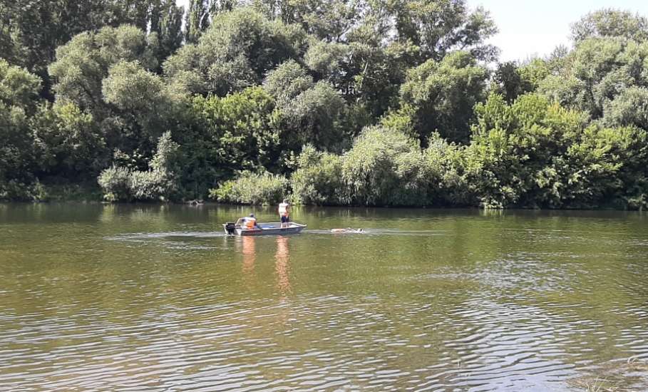 В Ельце сотрудники поисково-спасательной службы на водных объектах спасли утопающего мужчину