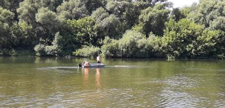 В Ельце сотрудники поисково-спасательной службы на водных объектах спасли утопающего мужчину
