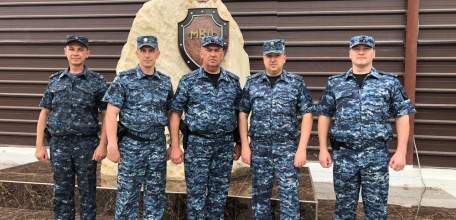 8 сотрудников ОМВД России по городу Ельцу вернулись из служебной командировки