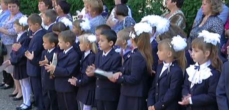 Социальные выплаты за школьную и спортивную форму для многодетных семей увеличатся