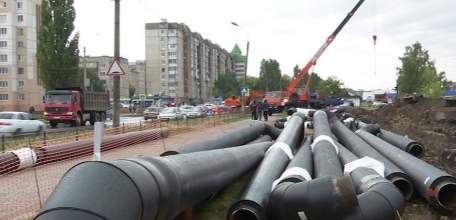 В Ельце на улице Коммунаров продолжается реконструкция тепломагистрали