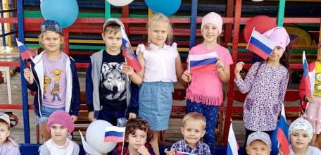 День Российского флага отметили в образовательных учреждениях Ельца