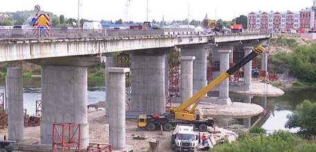 В Ельце продолжается реконструкция автомобильного моста и сразу нескольких основных магистралей