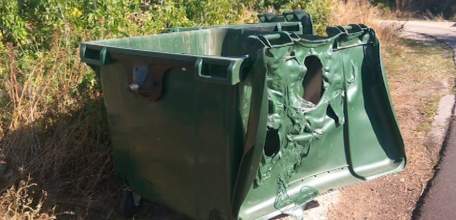 Акт вандализма или случайность: в очередной раз в Ельце сгорел новый контейнер