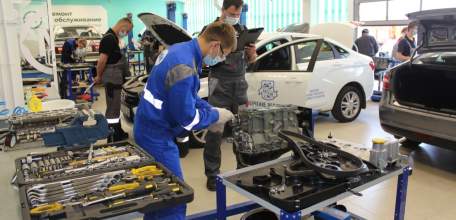 Пострадавших от распространения COVID-19 приглашают бесплатно освоить новые профессии