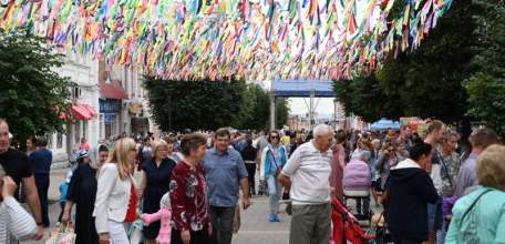 Арт-события и арт-объекты, квесты и флешмобы и фейерверк: Елец отпраздновал 874-й день рождения