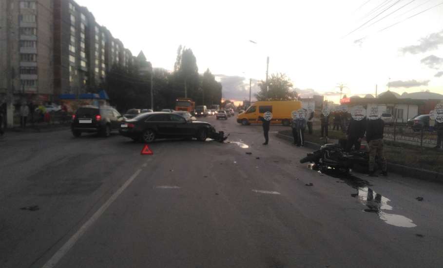 В результате ДТП на улице Коммунаров пострадал 29-летний водитель мотоцикла