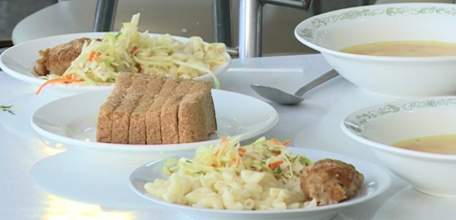 Сотрудники управления образования и родители проверили качество горячего питания в школах