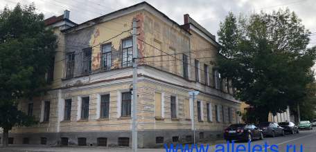 От бездействия и преступной халатности властей здания в Ельце стали просто рассыпаться на глазах!