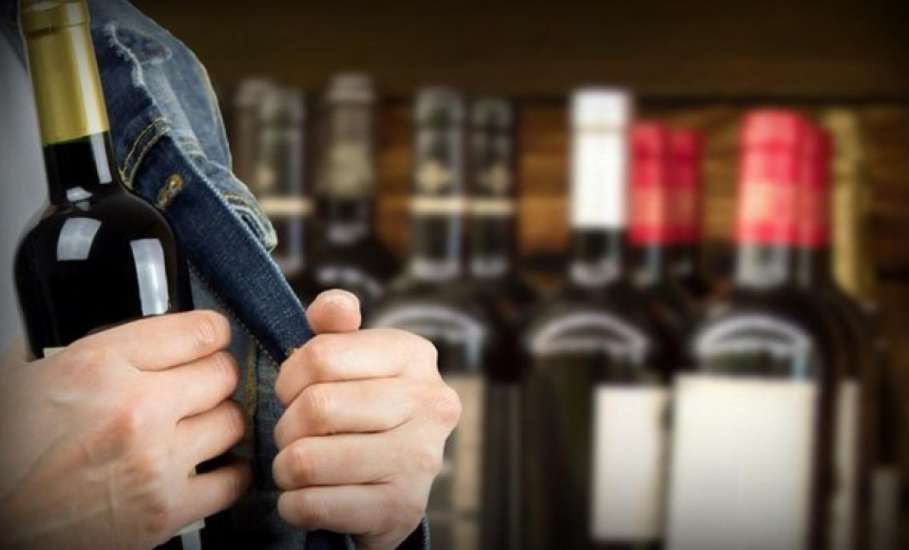 В Елецком районе задержан ранее судимый гражданин за кражу вино-водочных изделий из магазина