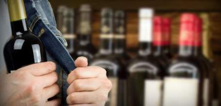 В Елецком районе задержан ранее судимый гражданин за кражу вино-водочных изделий из магазина