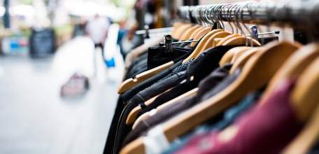 Не работающая 46-летняя ельчанка украла куртку из сетевого магазина