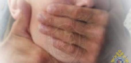 В Елецком районе по ходатайству следователя заключён под стражу местный житель, обвиняемый в сексуальном насилии малолетней падчерицы