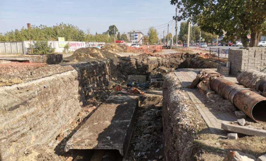В Ельце продолжается масштабная реконструкция теплосети по улице Коммунаров