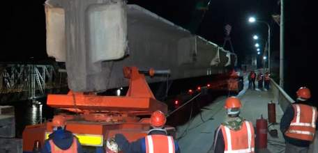 Ремонт начинается в полночь: в минувшие выходные мост полностью был закрыт для движения транспорта в ночное время