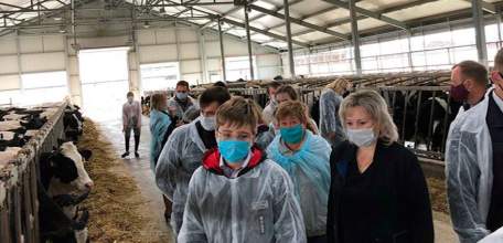 «Финансовая грамотность» в сельском хозяйстве: елецкие школьники побывали на экскурсии по агропромышленному предприятию