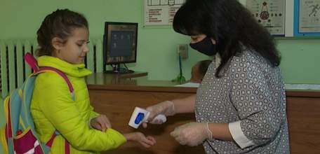 Здоровье детей под контролем: в образовательных учреждениях города применяют меры профилактики COVID- 19