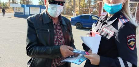 В Елецком районе инспекторы ДПС с членами отряда ЮИД провели экспресс-тестирование участников дорожного движения