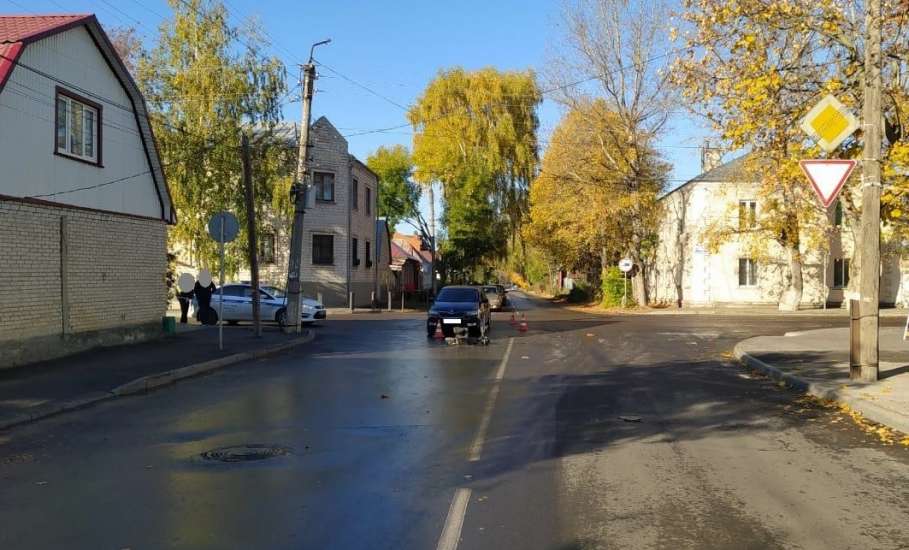 В Ельце в ДТП попал водитель мопеда