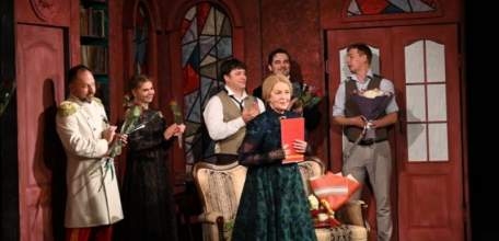 Премьера спектакля и бенефис актрисы в драмтеатре Ельца