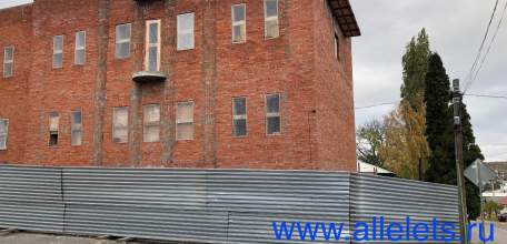 «Дом-монстр» на улице Ленина не даёт покоя жителям Ельца!