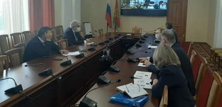 Игорь Артамонов поручил усилить штат инфекционных госпиталей