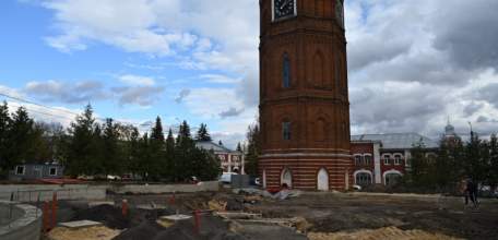 Работы по благоустройству скверов Бунина и Соломенцева продолжаются