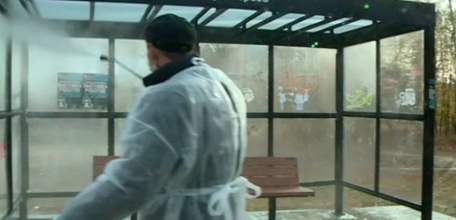 И дезинфекция, и чистота: ежедневная обработка остановочных павильонов как мера профилактики коронавируса